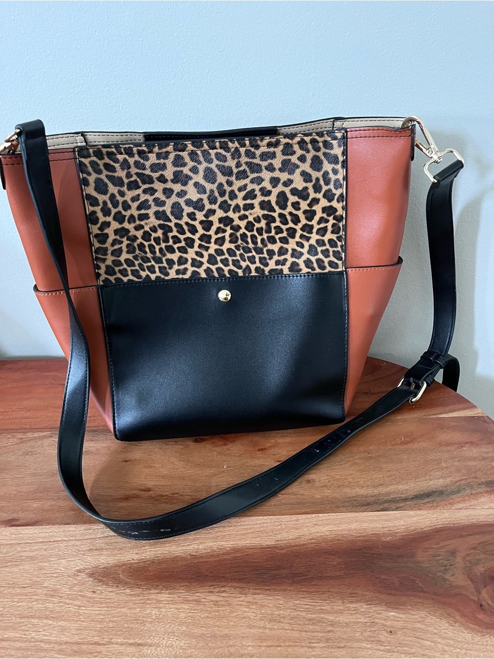 Bromen Leopard Print Colorblock‎ Crossbody Bucket Bag Black Cognac Vegan Leather